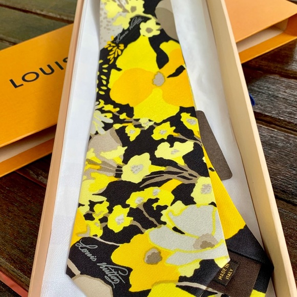 🌴VIBRANT🌴🆕🌼💯🔥LOUIS VUITTON LIMITED BLK YELLOW FLORAL VIBES MOTIF TIE🔥 - Picture 17 of 17